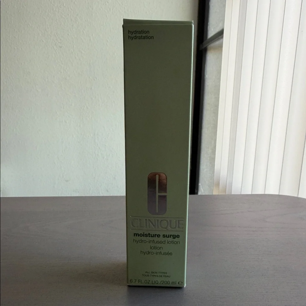 New Clinique Moisture Surge Hydro-Infused Lotion - Pink - Picture 2 of 3